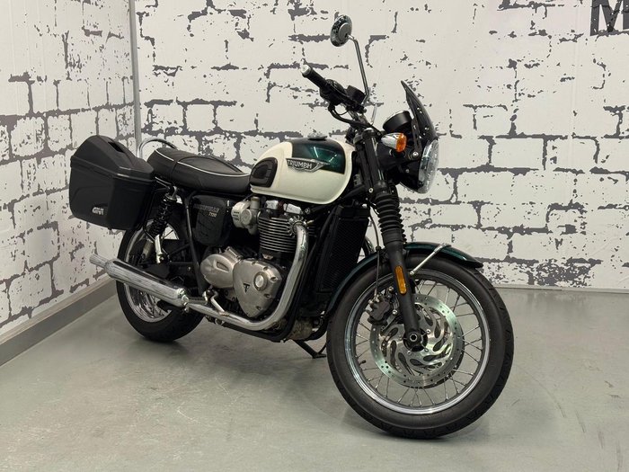 2018 Triumph Bonneville T120 Bonneville Green
