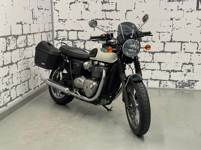 2018 Triumph Bonneville T120 Bonneville Green