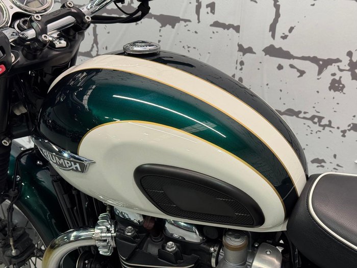 2018 Triumph Bonneville T120 Bonneville Green