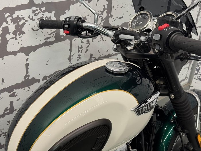 2018 Triumph Bonneville T120 Bonneville Green