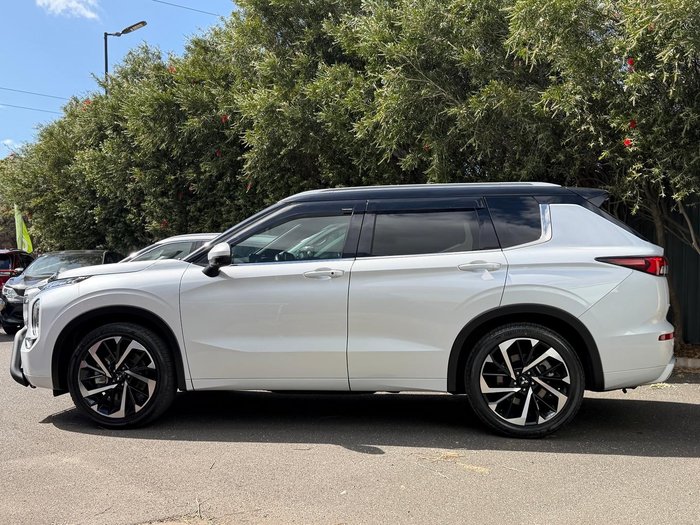 2024 Mitsubishi Outlander Exceed Tourer