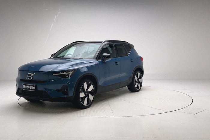 2023 Volvo XC40