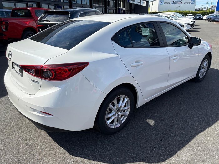 2017 Mazda 3 Neo
