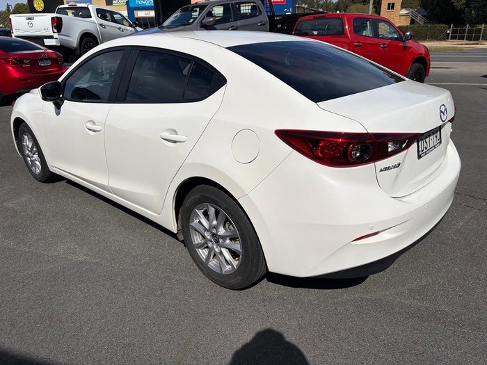 2017 Mazda 3 Neo