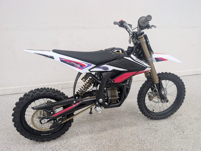 2025 Sur-ron 2025 Sur-ron ELECTRIC HYPER BEE White