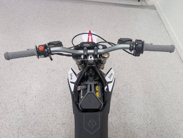2025 Sur-ron 2025 Sur-ron ELECTRIC HYPER BEE White