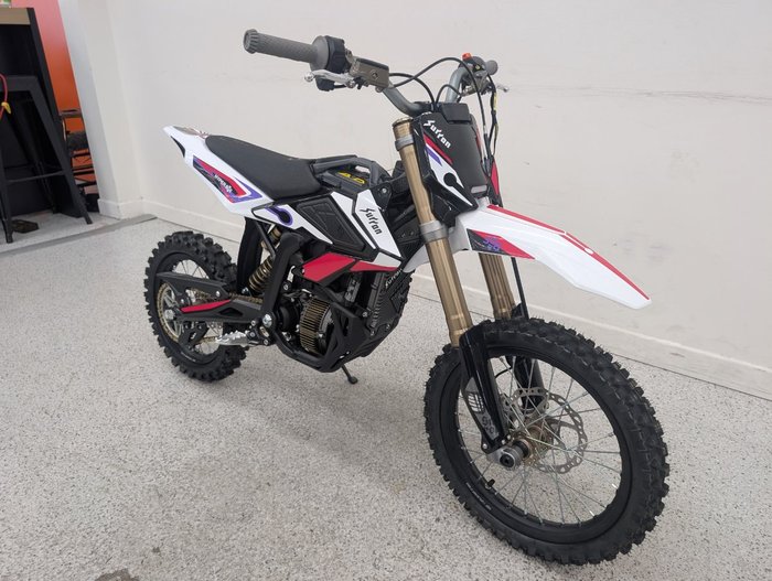 2025 Sur-ron 2025 Sur-ron ELECTRIC HYPER BEE White