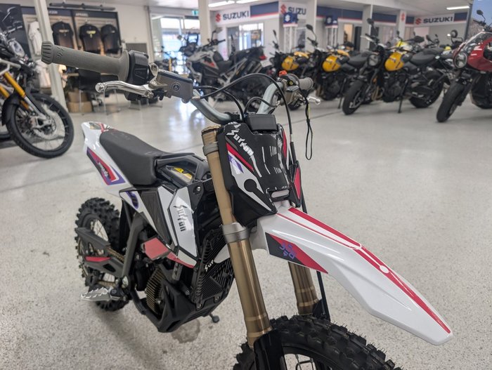 2025 Sur-ron 2025 Sur-ron ELECTRIC HYPER BEE White