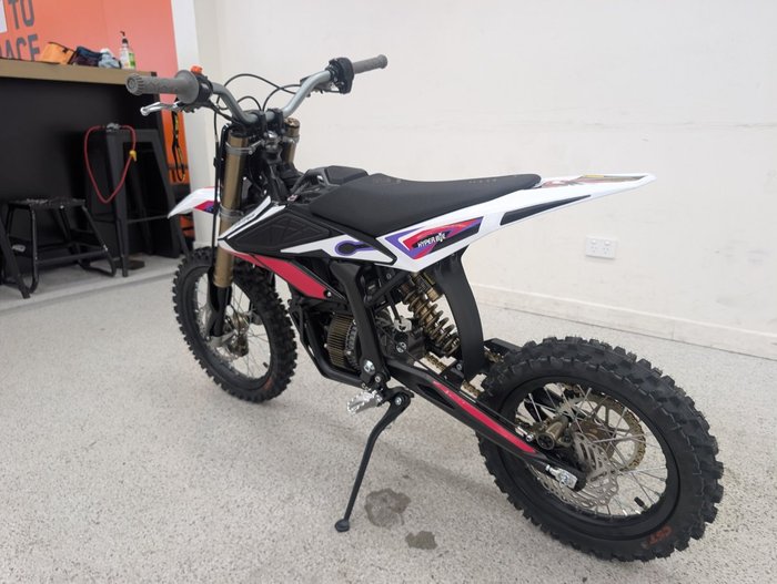 2025 Sur-ron 2025 Sur-ron ELECTRIC HYPER BEE White