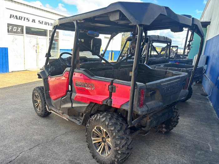 2017 Honda PIONEER 1000-3 Red