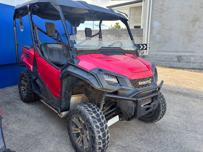 2017 Honda PIONEER 1000-3 Red