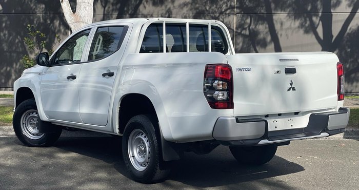 2022 Mitsubishi Triton GLX
