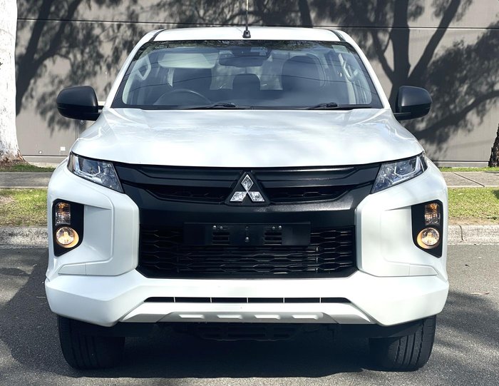 2022 Mitsubishi Triton GLX