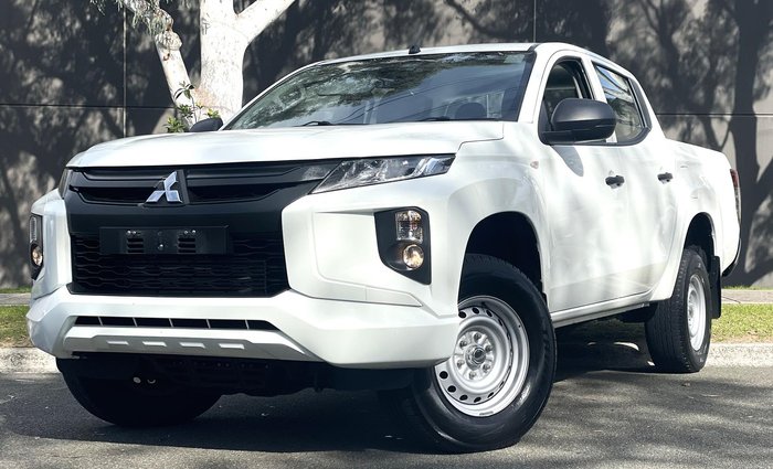 2022 Mitsubishi Triton GLX