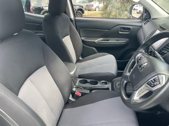 2022 Mitsubishi Triton GLX