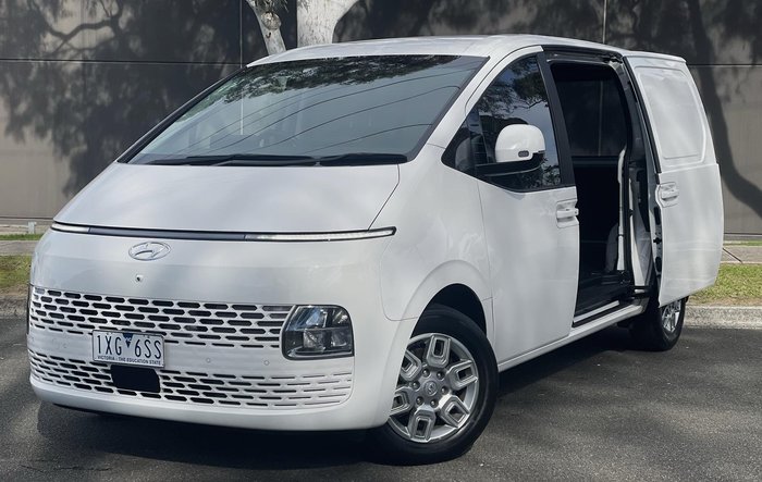 2023 Hyundai STARIA LOAD