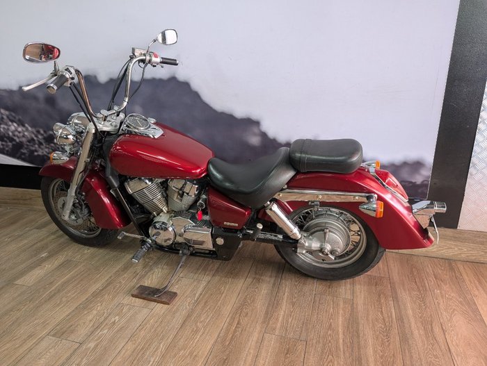 2005 Honda VT750C SHADOW RED