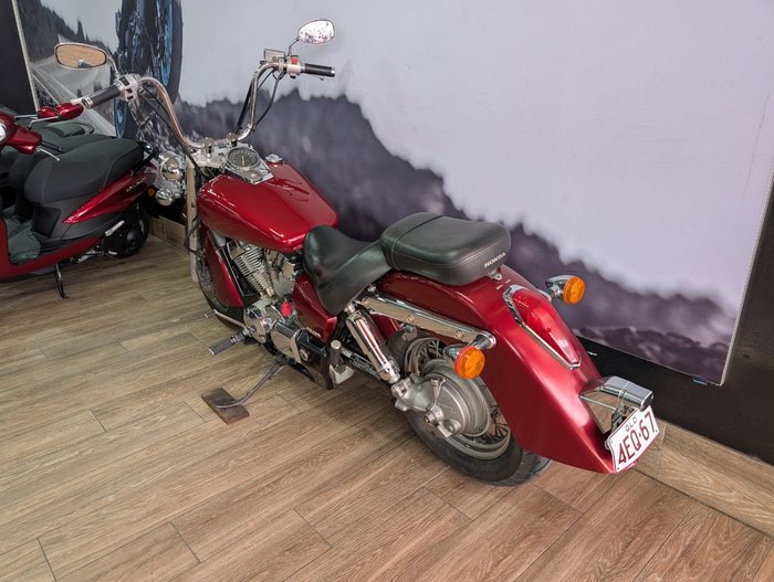 2005 Honda VT750C SHADOW RED