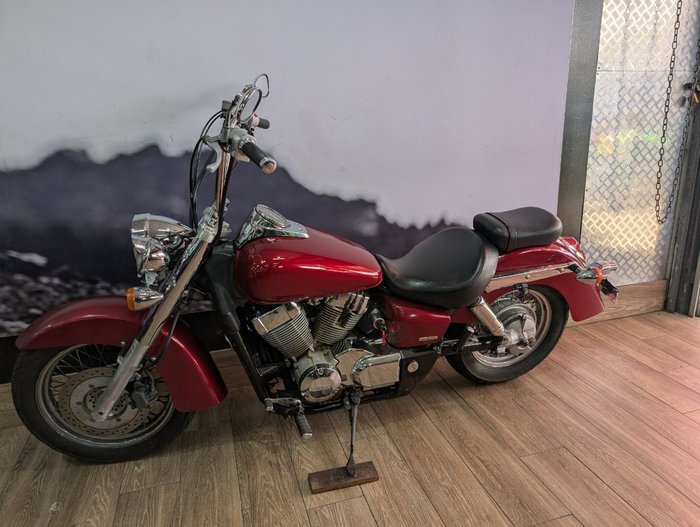 2005 Honda VT750C SHADOW RED