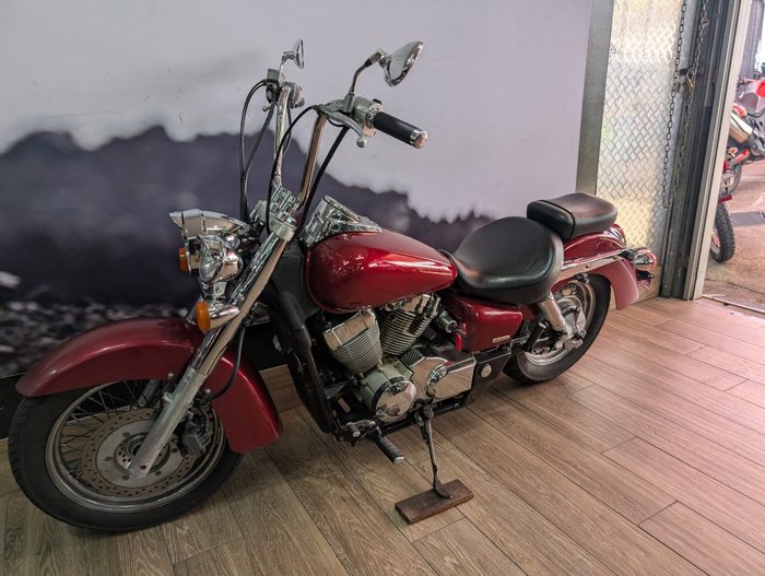 2005 Honda VT750C SHADOW RED