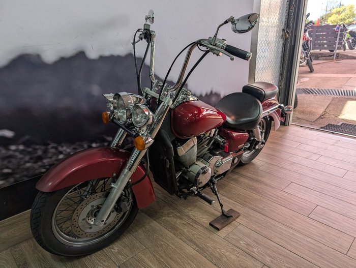 2005 Honda VT750C SHADOW RED