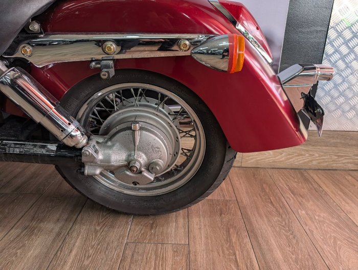 2005 Honda VT750C SHADOW RED