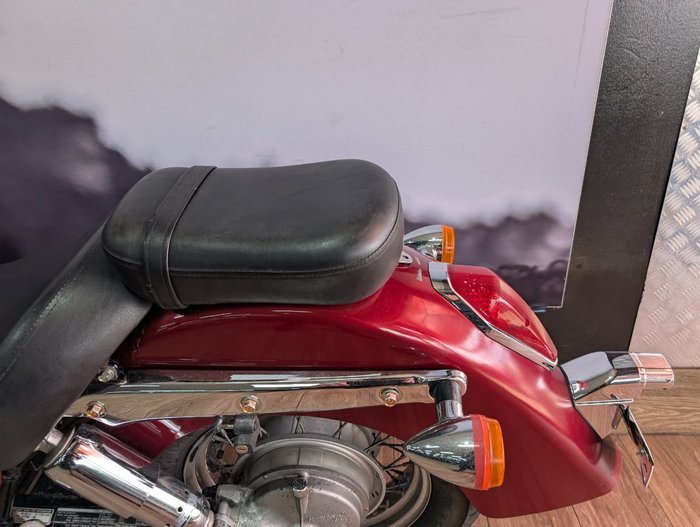 2005 Honda VT750C SHADOW RED