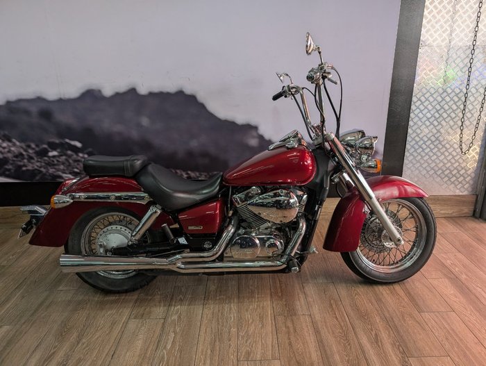 2005 Honda VT750C SHADOW RED