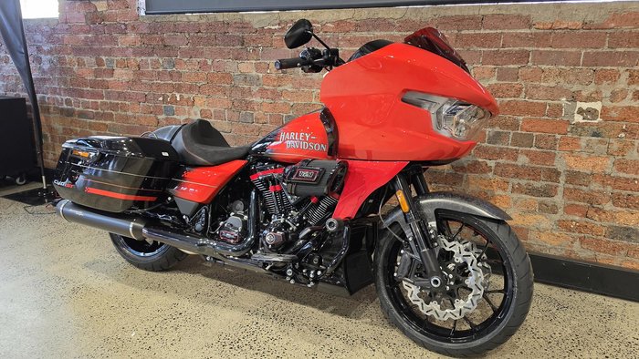 2026 Harley-Davidson CVO Road Glide ST 121 (FLTRXSTSE)