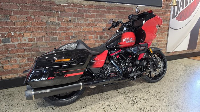 2026 Harley-Davidson CVO Road Glide ST 121 (FLTRXSTSE)