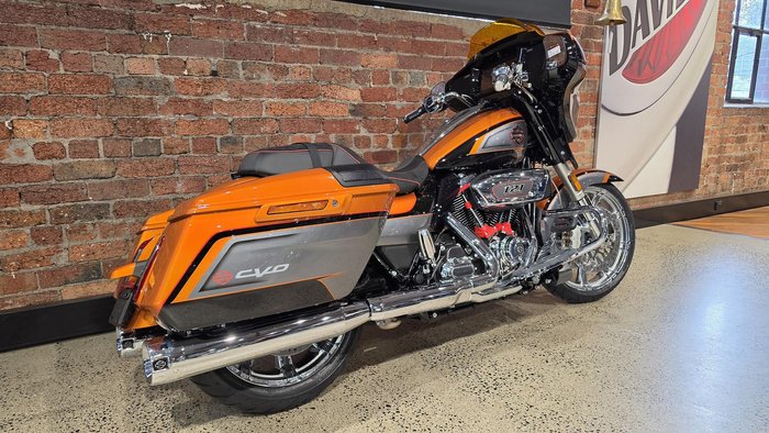 Harley-Davidson CVO Street Glide 121 (FLHXSE) Touring