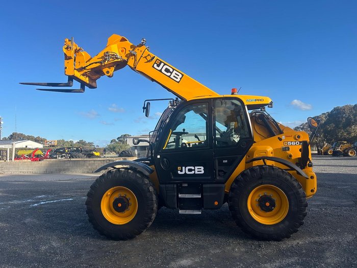 2023 JCB 560-80 Agri Pro