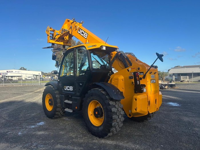 2023 JCB 560-80 Agri Pro