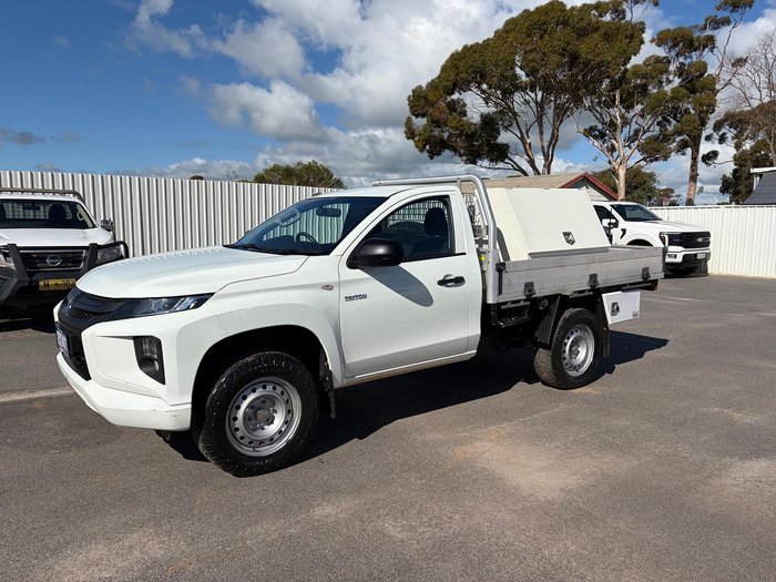 2021 Mitsubishi Triton GLX
