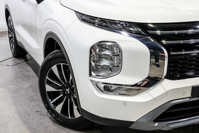 2025 Mitsubishi Outlander LS