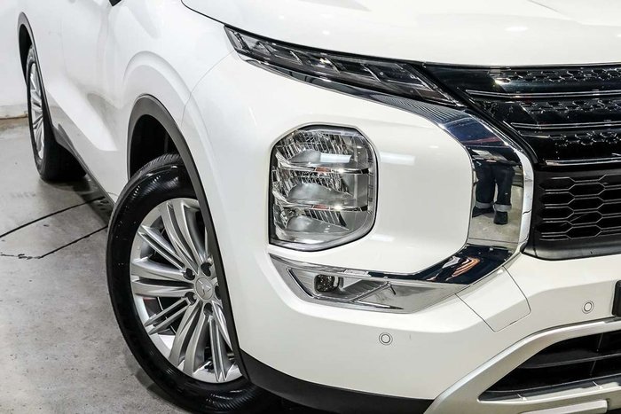 2025 Mitsubishi Outlander LS
