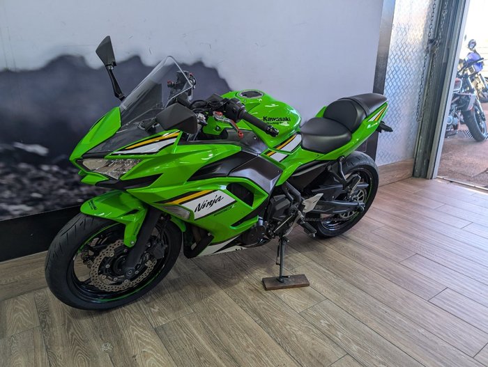 2025 Kawasaki NINJA 650 GREEN
