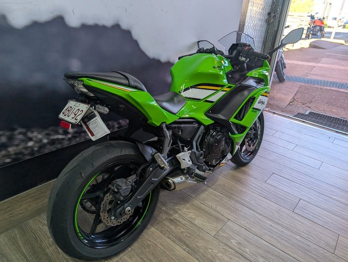2025 Kawasaki NINJA 650 GREEN