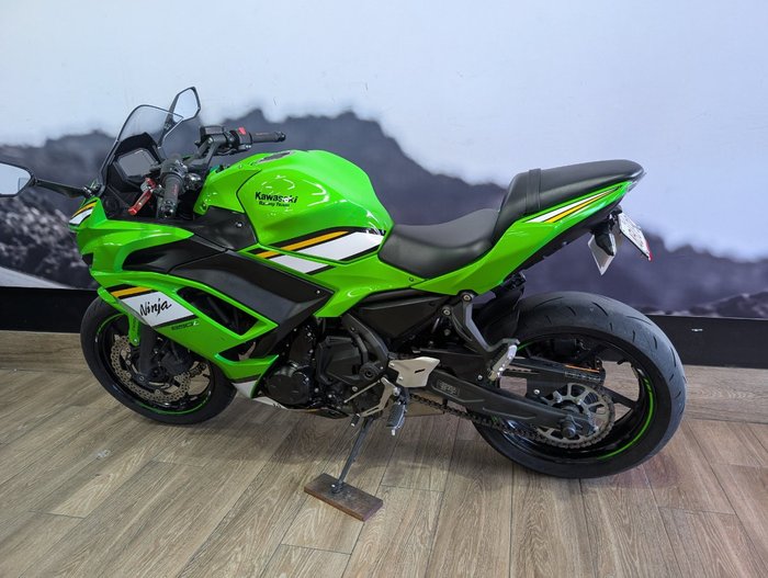 2025 Kawasaki NINJA 650 GREEN