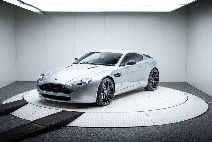 2006 Aston Martin V8