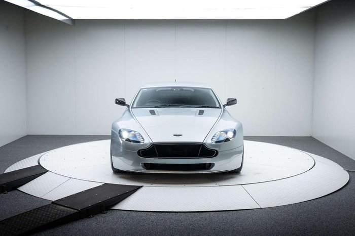 2006 Aston Martin V8