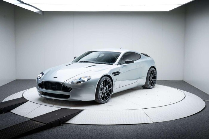 2006 Aston Martin V8