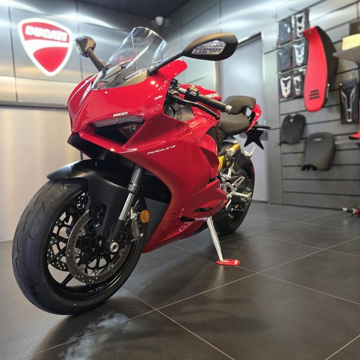 2024 Ducati Panigale V2