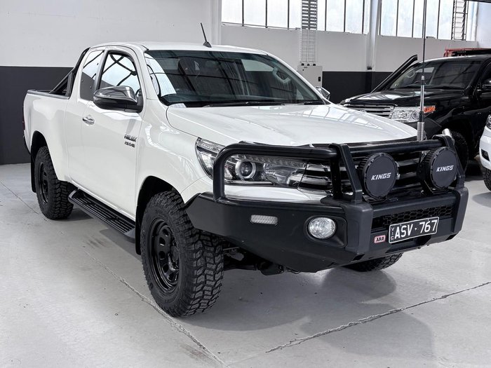 2018 Toyota Hilux SR5