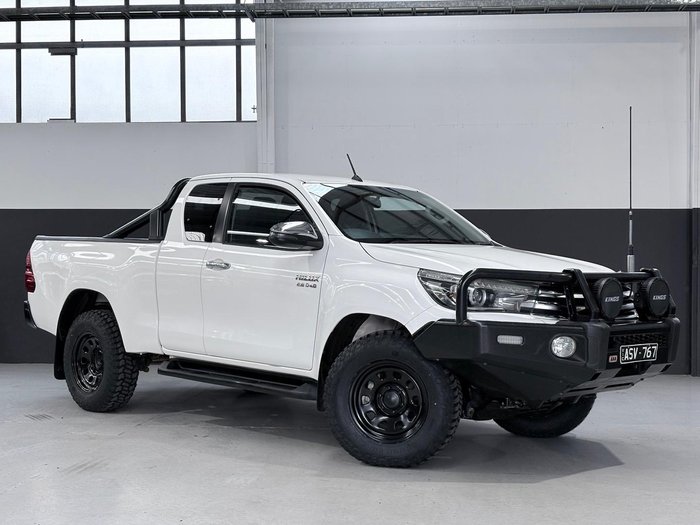 2018 Toyota Hilux SR5