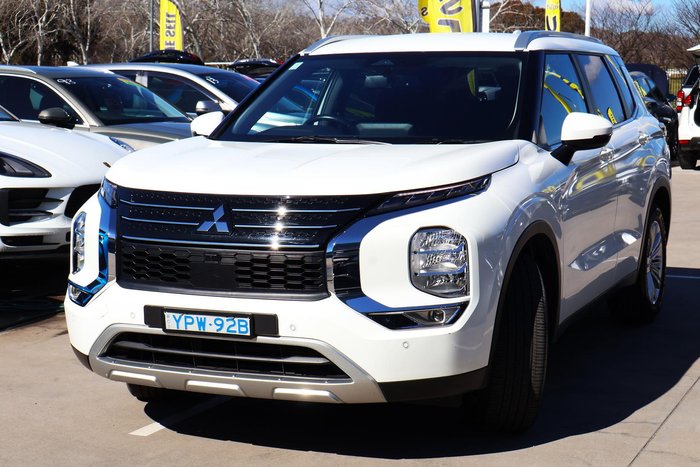 2022 Mitsubishi Outlander LS