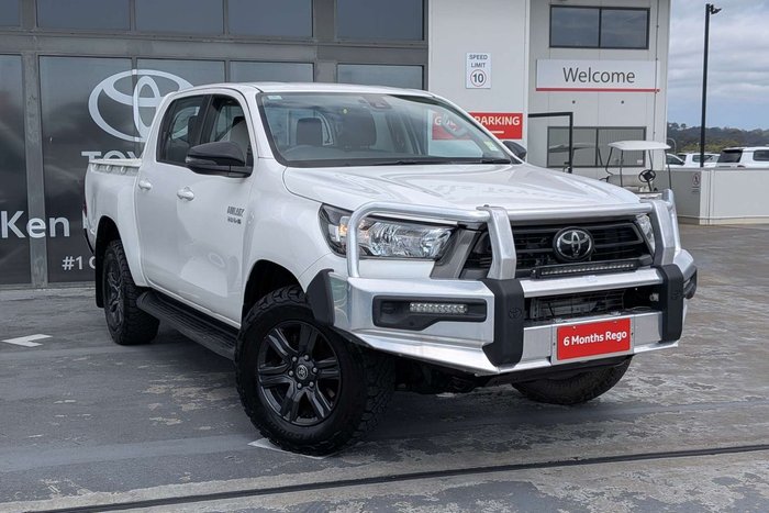 2022 Toyota Hilux SR