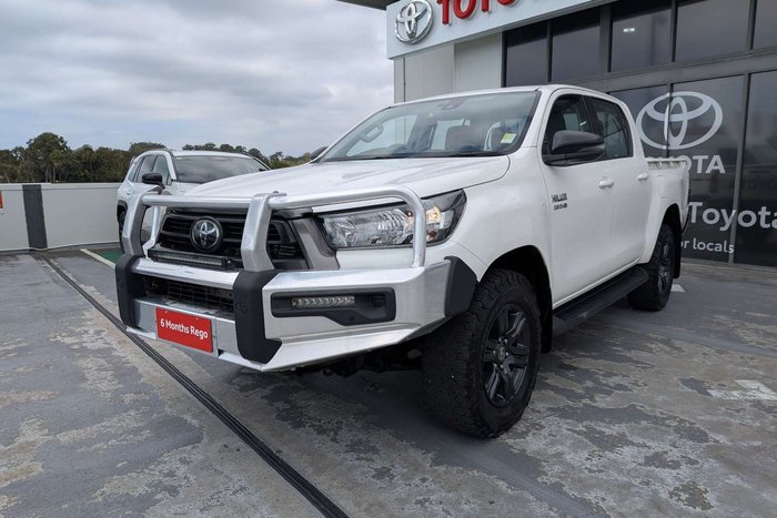 2022 Toyota Hilux SR
