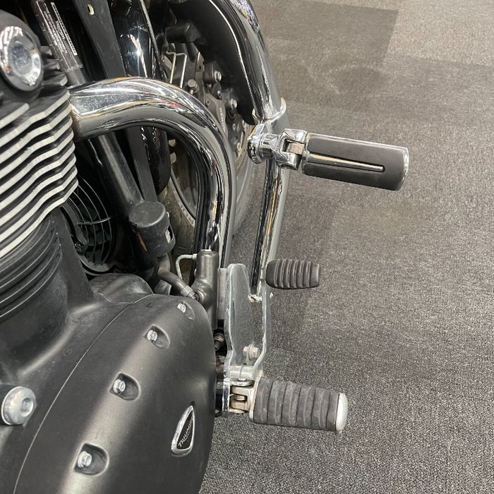 2012 Triumph THUNDERBIRD Black