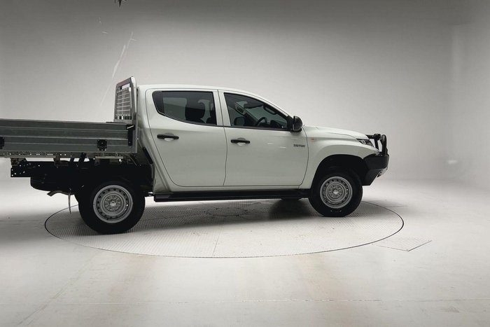 2024 Mitsubishi Triton GLX